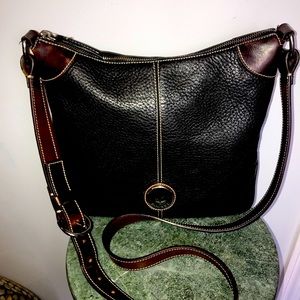 Dooney & Bourke  cross body bag